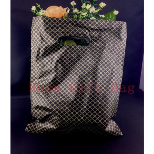 50pcs/lot 25*35cm Gold Striped Black Plastic Gift Bag Big Clothing Boutique Packaging Bags Plastic Shopping Bags With Handle