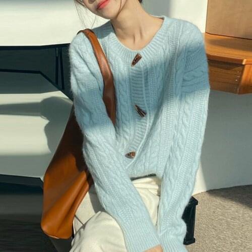 Horn buckle twist sweater womens cardigan loose outer wear lazy style 2021 new spring and autumn Japanese knitted short jacket