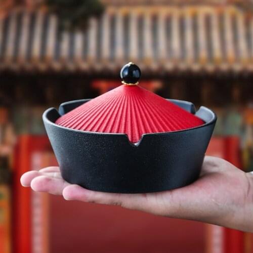 Creative fashion Yipin official hat ashtray Original trend household living room with cover for anti-ash
