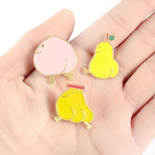 Unisex Walking Peach Pear Fruit Enamel Brooch Pin Badge Shawl Bag Clothes Decor Cute Pins Gifts For Friends Wholesale Jewelry