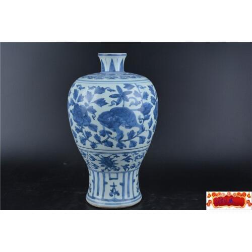 Antique MingDynasty porcelain vase,"MEI PING",white and blue,Lion&Flower,Hand drawn,Decoration,collection &Adornment