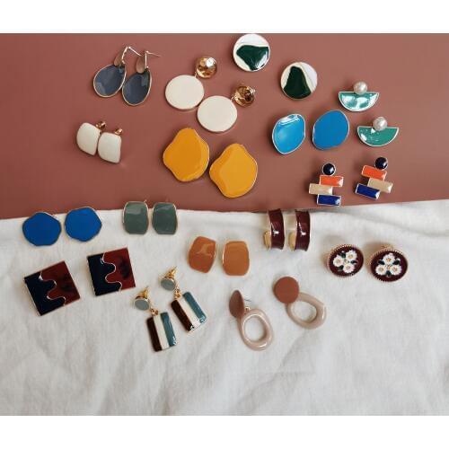 AOMU Korean Monet Garden French Simple Geometric Round Square Earrings Retro Graffiti Morandi Enamel Stud Earrings for Women
