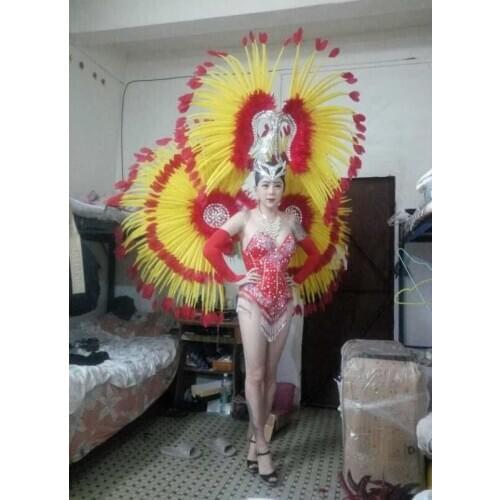 Lo spettacolo di danza copricapo di piume di accessori di abbigliamento La FESTA La Maschera IL Festival