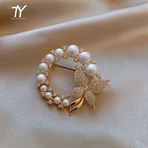Advanced Luxury Zircon Butterfly Pearl Round Gold Pin For Woman Korean Fashion Jewelry Party Evening Dress Light Proof Button