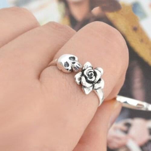 2021 New Arrival Womens Ring Retro Creative Skull Rose Flower Holiday Gift Girlfriends Ring Luxury Jewelry for Women Wholesale