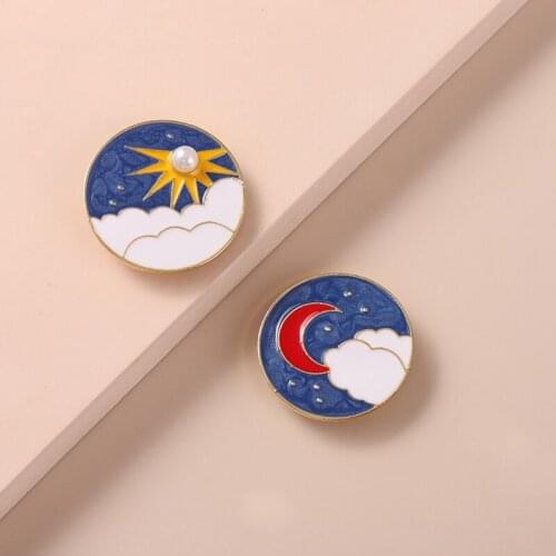 Cute Round Sun Moon Enamel Pins Pearl Brooches for Women Fashion Backpacks Clothes Lapel Pins Badge Metal Jewelry Gift Wholesale