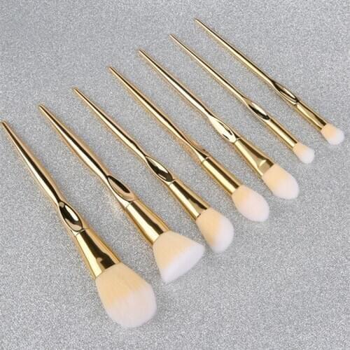 7pcs Professional Makeup Brushes set Plated Plastic Handle Powder Blusher Foundation Make up Tools Kit