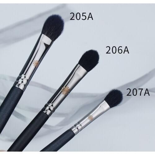 1Pc Soft Goat Hair Eyeshadow Makeup Brush Eye Colored Deatils Brushes Professional High Quality Blending Beauty MakeUp Brushes