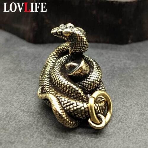 Chinese 12 Zodiac Animal Snake Hold Ingot Brass Car Key Chain Pendants Trinkets Creative Copper Crafts Vintage Keyring Hangings