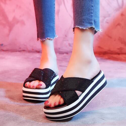 Thick-soled slippers womens new fashion wear-resistant sponge bottom rhinestone cross casual open toe sandals