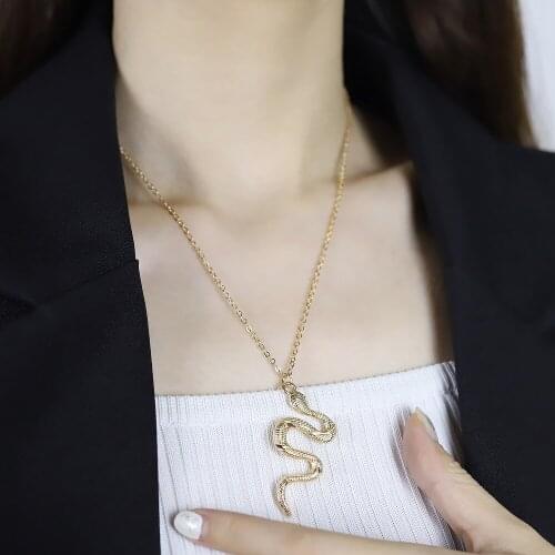 2021 Punk Snake Pendant Necklace Golden Color Unquie Men Women Neck Jewelry Statement Pouplar Necklace Wholesale Jewelry