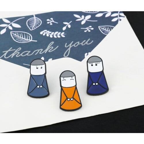 Japanese cartoon animation tumbler personality badge childrens clothing decoration accessories metal brooch