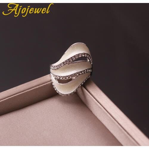 Ajojewel Elegant White Ceramic Ring CZ Geometric Stylish Rings For Women Ladies Jewelry Cocktail Ring Wholesale Bijoux Bague