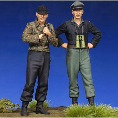 1/35 Scale Soldier and Officer Unpainted Resin Figure Building Kit