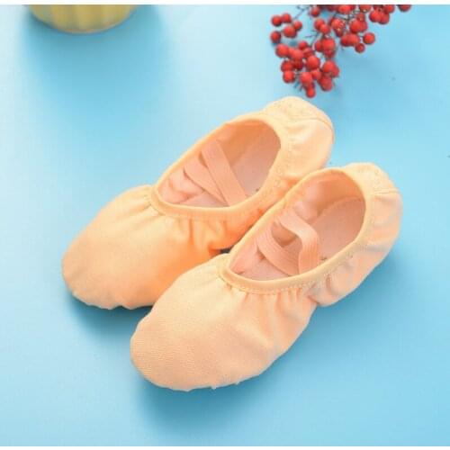 Childrens dance shoes no lacing training shoes childrens ballet Chinese dancers dancing shoes boys and girls two-point shoes