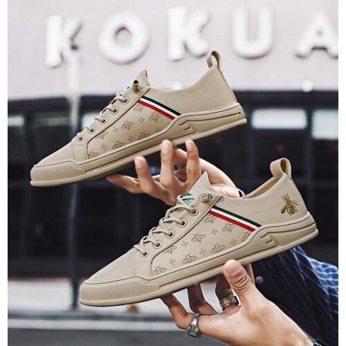 2020 New Fashion Men Leather Casual Shoes Lightweight Breathable Flats Shoes Luxury Mens Outdoor Walking Sneakers