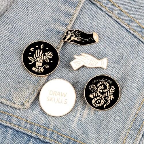 Hand Round Badges Rose Snake Dangerous Love Pins Black and White Enamel Brooch Creative Punk Dark Jewelry Denim Jackets Pin Gift