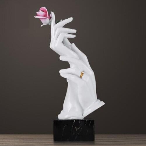 Hand-To-Hand Grip Rose Statue Handmade Luxury Sculpture Colophony Crafts Office Hotel Clubhouse Living Room Decoration