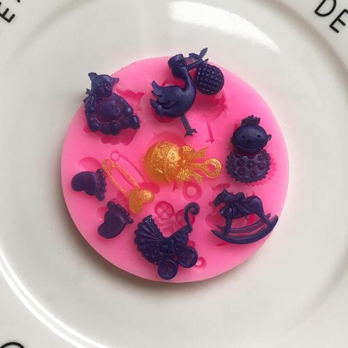 Spot wholesale Trojan baby car silicone turn sugar mold DIY baking cake mold XGY-153