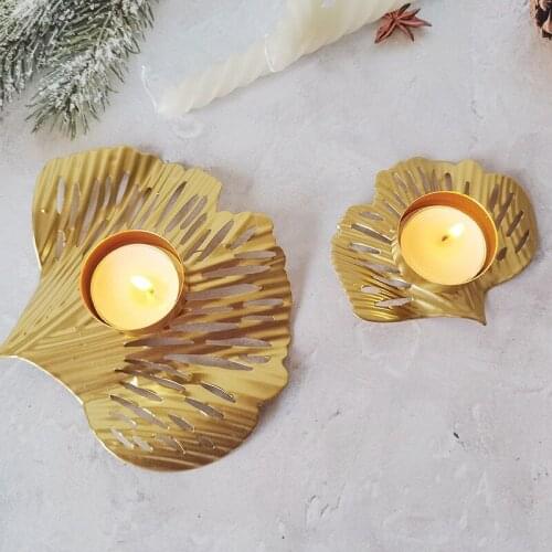 Creative Golden Candle Holder Hollow Romantic Candles Light Dinner Iron Candelabra Home Decoration Leaf Shape Metal Ornaments
