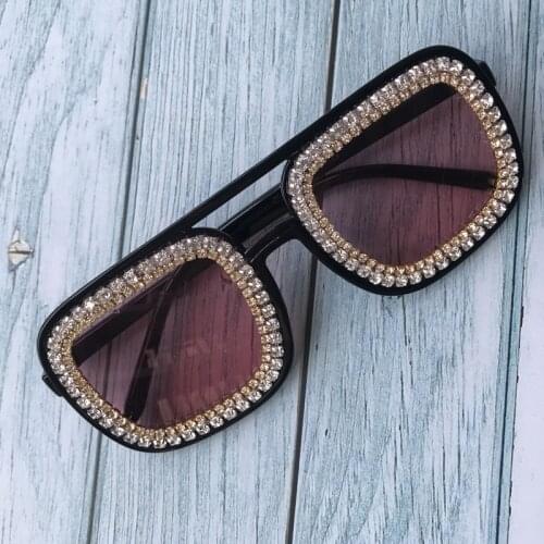 Black Frame Pink Lens Women Sunglasses Golden Diamond Female Eyewear Oversized Big Sun Glasses Vintage Gafas de sol
