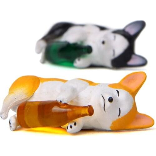 Resin Husky Coki Puppy Statue Gift Dog Model Figurines Animal Holding A Bottle Miniatures Baking Gardening Decoration Crafts