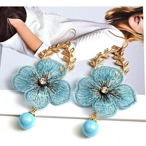 2020 new fashion lace flower pearl rhinestone earrings,delicate and elegant metal hanging earrings,womens wedding party jewelry