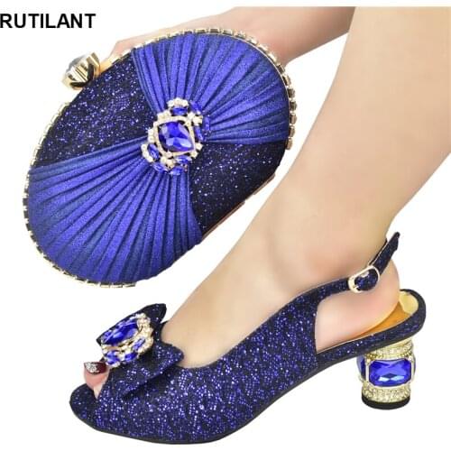 Italian Design 2021 Nigerian Fashion Elegant Ladies Shoes and Bag Set with Special Flower Decoration for Party Lady Dress Shoes