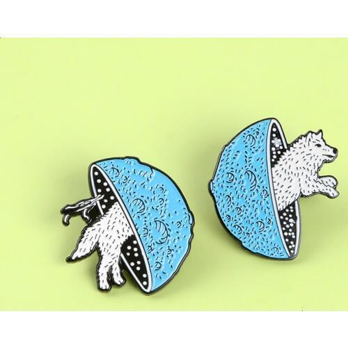 Originality Delicate Alloy Enamel Brooch wholesale Through Time And Space Wolf Brooch Accessories Jewellery Gift for children