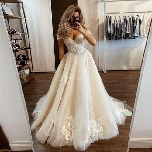 Off The Shoulder Bohomia Wedding Dresses 2021 Open Back Lace Appliques with Tulle Beach Bridal Gowns Country Party Dress