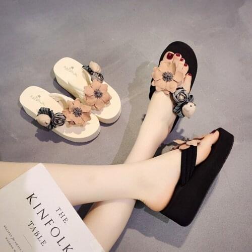 Korean Version Of Exquisite Decorative Flip Flops Women Summer Fashion Sweet Slope Heel Slippers Thick-Soled Wild Sandals