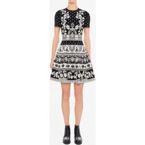 Top Quality Jacquard O-Neck A-Line Fashion Short Sleeve Above Knee Rayon Bandage Dress Women Party Dress