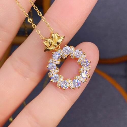 Geoki 18K Yellow Gold Plated Round Perfect Cut 1 Ct D Color VVS1 Moissanite Crown Pendant Necklace 925 Sterling Silver Jewelry