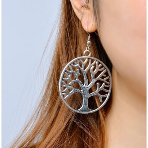 2021 Hot Popular Hollow Tree Design Round Shape Silver Color Earrings Women Jewelry Alloy Life Tree Earrings Bijoux As a gift
