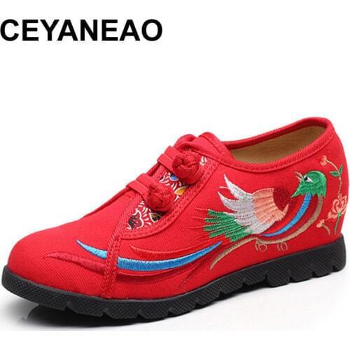CEYANEAONew Ethnic customs canvas Rubber thick bottom Women Embroidered Shoes Outdoorleisure antiskid Ventilation Students shoes
