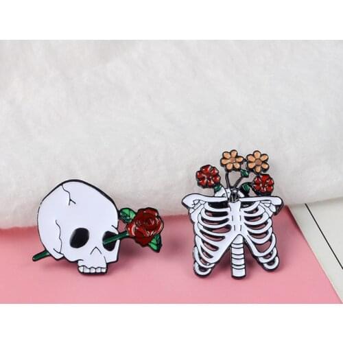 Death Love Enamel Pin Skeleton Rib cage Rose Flower badge brooch Lapel pin Shirt bag Collar Halloween Jewelry Gift for Friends