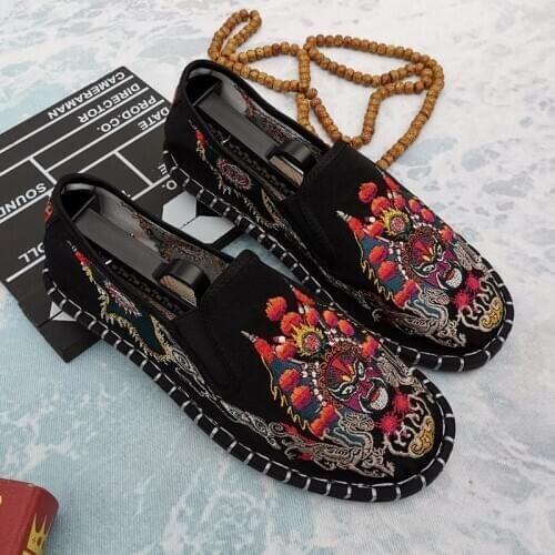 Classic Chinese Embroidered Mens Flats Shoes Slip on Casual Canvas Shoes Black Comfortable Loafers Flats Men mocasines hombre