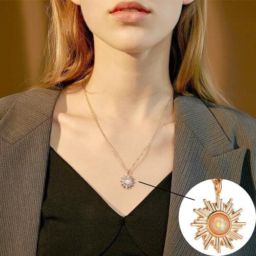 Sunflower Choker Opal Sunflower Pendant Necklace for Women Fashion Geometric Round Chain Pendant Statement Birthday Jewelry Gift
