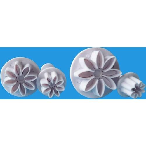 4PCS/Lot Small Daisy Shape for Cookie Cutter Food Grade Plastic Fondant Bakeware Cake Decorating Tool Rice Sanwich Molds