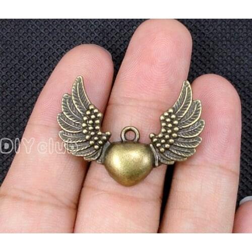 30pcs-Winged Heart Charms, Antique Bronze Heart With Wing Charm Pendant 35x26mm