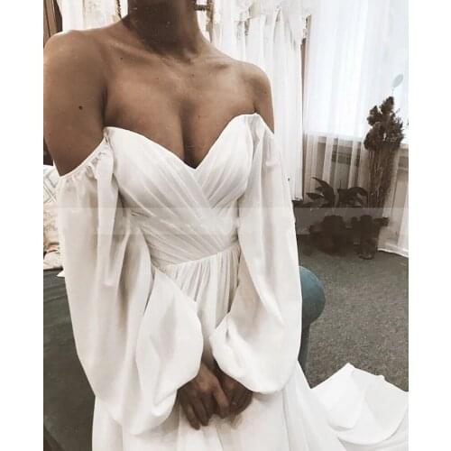 Romantic Chiffon Bohemian Wedding Dresses Off Shoulder Long Sleeves Beach With Pleats Backless Bridal Gowns Custom Made