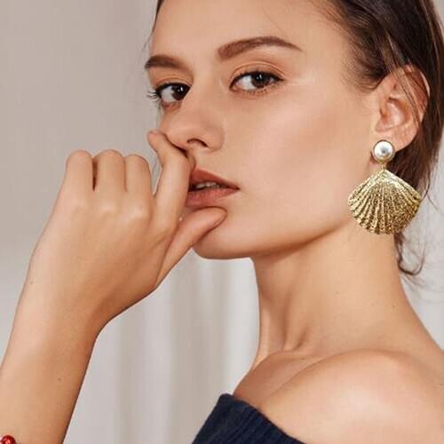 CXQNEWA Shell Pearl Hanging Earrings Wedding Accessories Drop Earrings Beach Dangle Gold Women Earrings Luxury