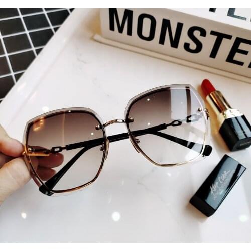 Sunglasses Womens Fashion New Gradient Womens Cats Eye Sunglasses Retro Large Frame Diamond Sunglasses