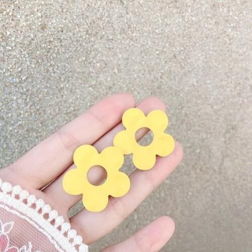 Japanese and Korean flower lacquer hollowed out lovely girl silver pin Earrings