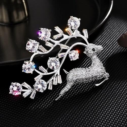 Exquisite Deer Zircon Brooch Shining Sika Deer Copper Brooch Luxurious Coat Dress Decorative Clasp Pin