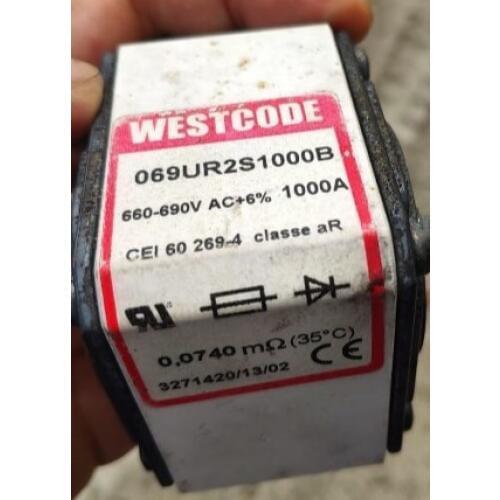 Fuses: 125UR3S0800B 800A 1250V aR / 60URB303KF350