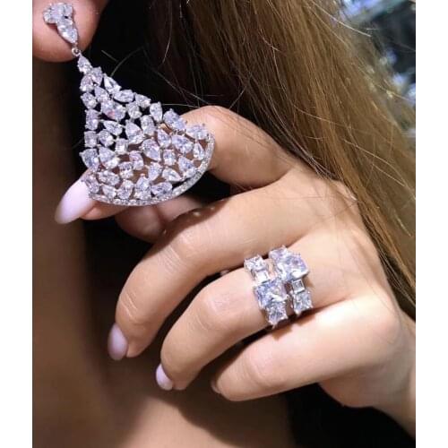 Brand New Fashion Popular Luxury Fan Shape Full Mirco Pave Crystal Clear/Black Zircon Earrings Fashion Jewelry for Women E6332