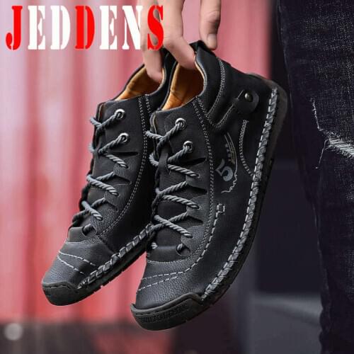 Brand Mens Comfortable Leather Casual Shoes Fashion Flat for Men Light Soft Moccasins Outdoor Large Size Men Designer Shoe V7