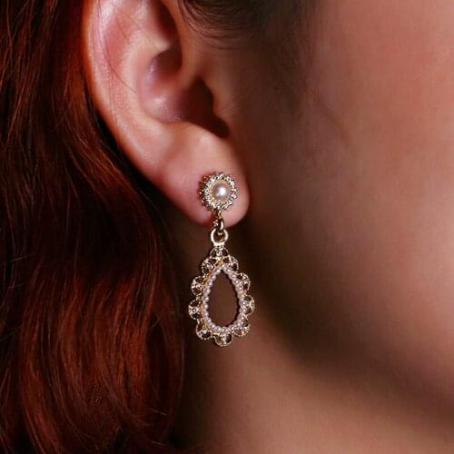 Punk Fashion Earrings Vintage Hong Kong Style Flowers Golden Lace Lace Drop Pearl Temperament Wild Womens Earrings