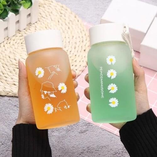 500Ml Plastic Water Bottles Small Daisy Transparent Matte Water Bottle With Portable Rope Creative Juice Travel Bottle For Girl